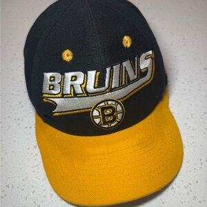NHL Boston Bruins Vintage Deadstock Logo Athletic Snapback Hat